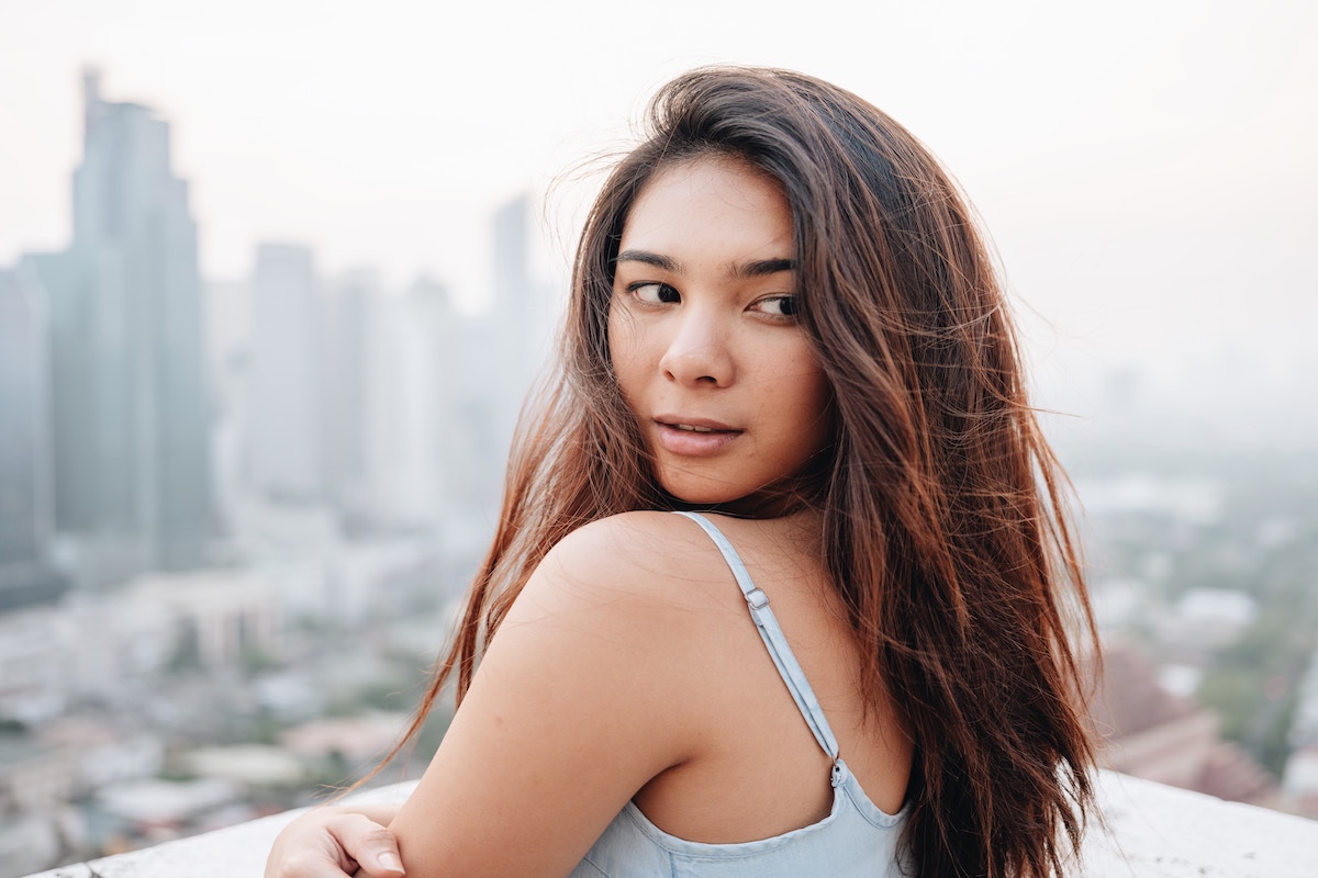 Surefire Signs A Filipina Really Likes You Dont Miss Out On Love Dating Across Cultures 