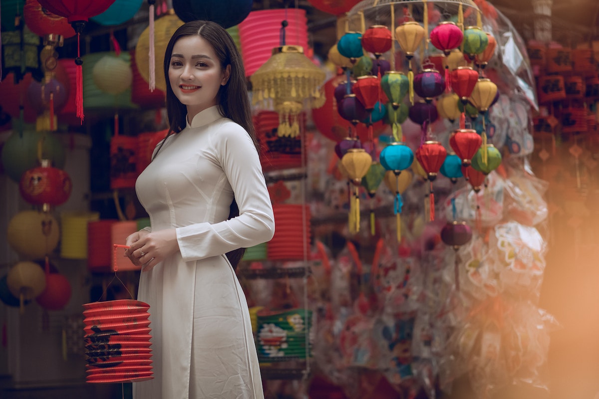 Do Chinese Women Like Western Men? How To Use Your Western Charms In the East!